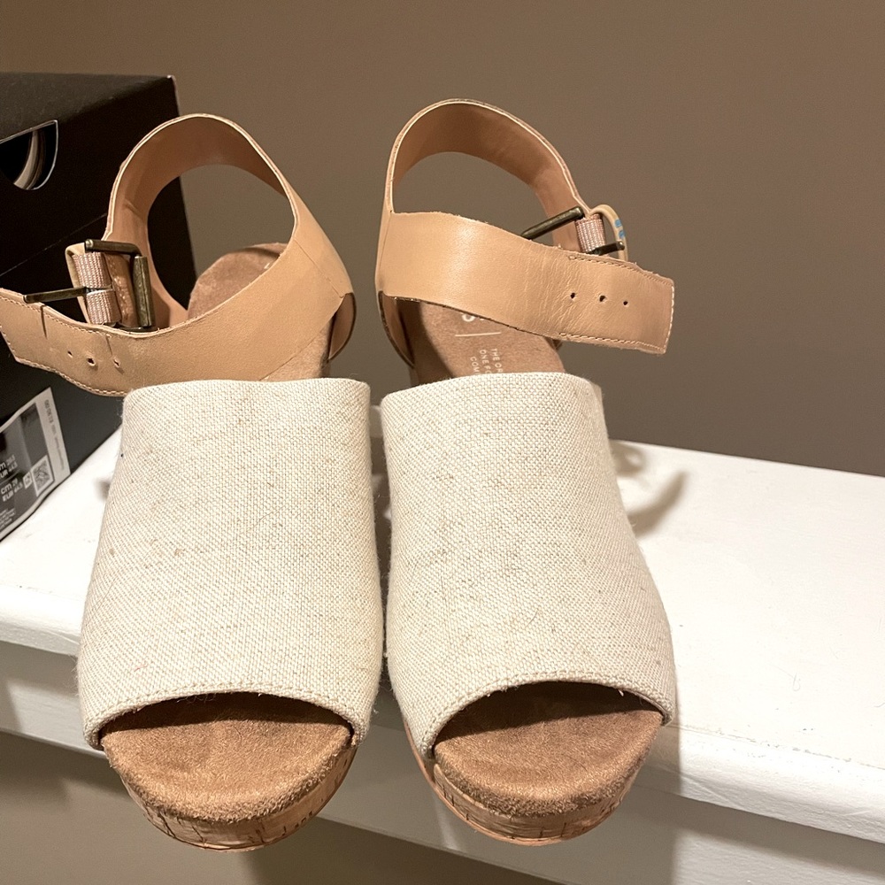 Toms wedges